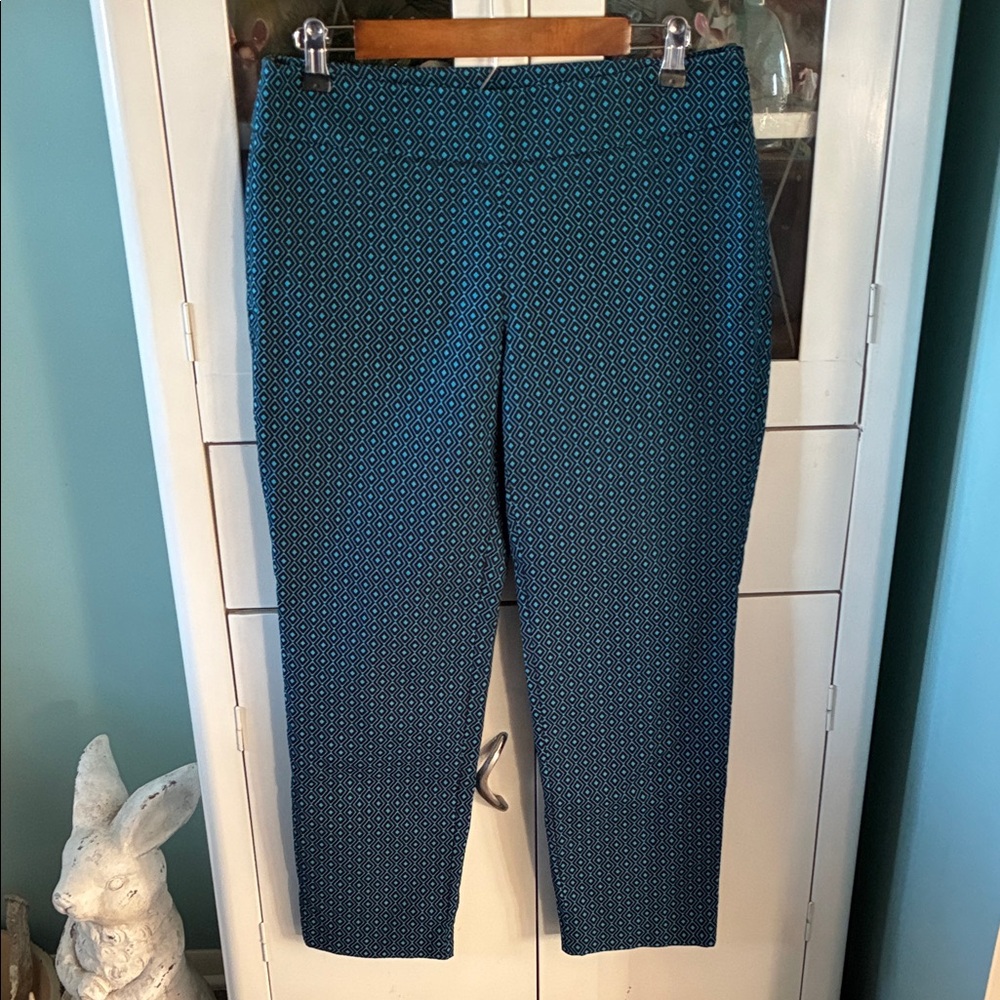 Loft sz 6 Blue Patterned Pants like new!